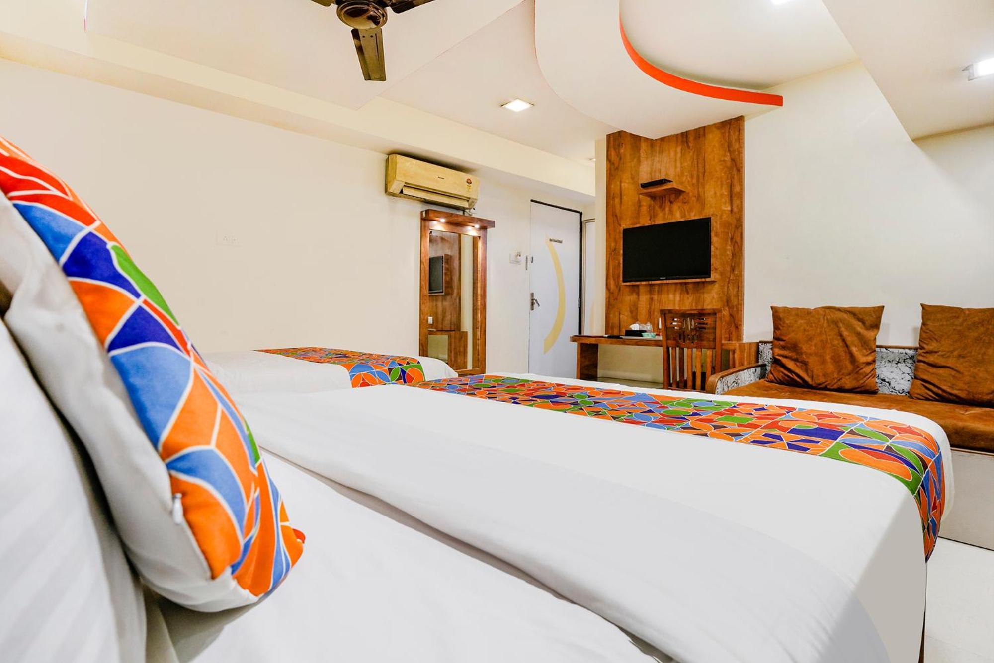 Fabexpress Amber Corp Inn - Nr Nesco Exhibition Center Mumbai Luaran gambar