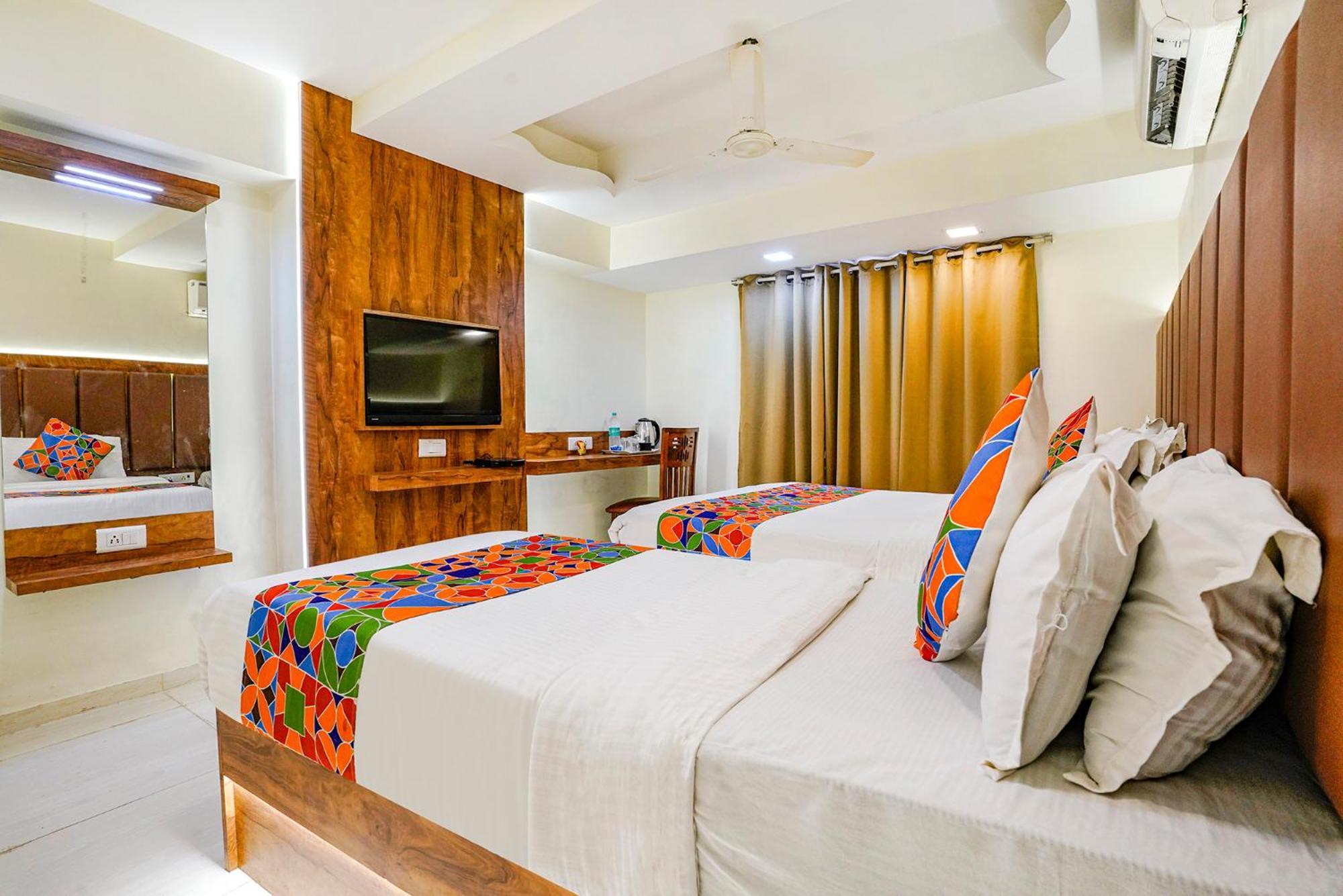 Fabexpress Amber Corp Inn - Nr Nesco Exhibition Center Mumbai Luaran gambar